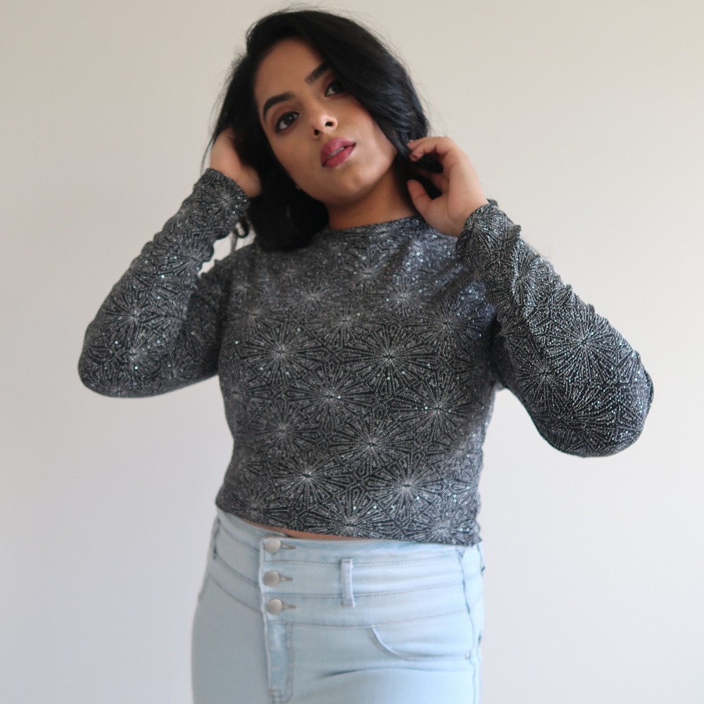 Sparkley Black and Silver Metallic Cropped Top